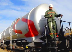 Управделами Лукашенко занялось торговлей нефтепродуктами