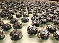 Американские инженеры создали 1000 роботов, способных действовать сообща