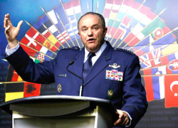Philip Breedlove: Over 1,000 pieces of military hardware already sent from Russia to Ukraine