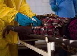 В Либерии разгромили карантинный центр для больных лихорадкой Эбола