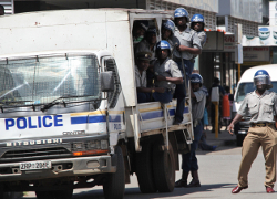 Полиция Зимбабве разогнала марш оппозиции