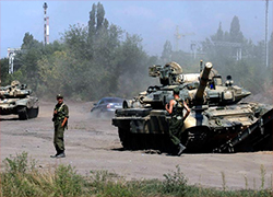 Крыніцы: у Растоўскую вобласць перакідваюць тысячы вайскоўцаў і танкі