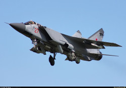 Россия разместит в Арктике истребители МиГ-31