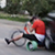 Смелый дрифт на трехколесном велосипеде (Видео)