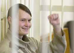 Eduard Lobau doesn't receive warm clothes in prison