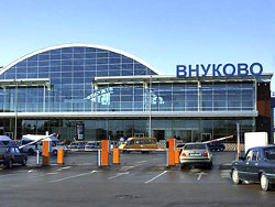 Самолет во Внуково выкатился за пределы взлетной полосы
