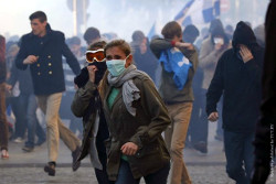 Беспорядки во Франции: полиция применила слезоточивый газ