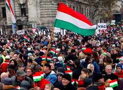 Демонстранты в Будапеште протестовали против политики Орбана