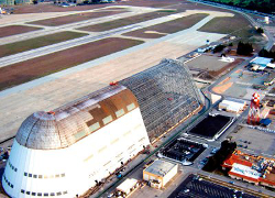 Google арандавала аэрадром NASA на 60 гадоў