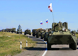 Новые колонны военной техники из России входят в Украину
