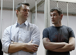 Олега Навального этапировали в колонию