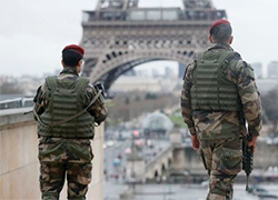 Гражданские объекты во Франции будут охранять 10 тысяч военных