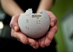 Замглавы Рособрнадзора предлагает запретить «Википедию»