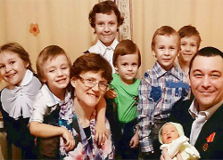 У мужа россиянки, обвиненной в госизмене в пользу Украины, могут забрать семерых детей