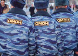ОМОН задержал фанатов «Белшины» и «Шахтера» в Солигорске