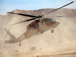 В США при крушении военного вертолета пропали 11 человек