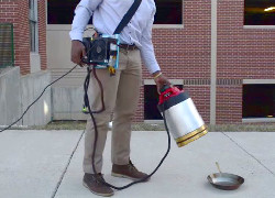 Американские студенты создали звуковой огнетушитель