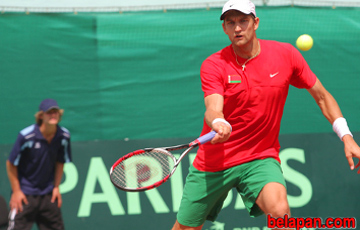 Максим Мирный вышел в четвертьфинал теннисного турнира в Мадриде