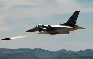 Израильские ВВС нанесли удары по Сектору Газа в ответ на обстрел