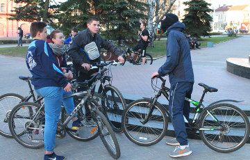 Police disrupt Critical Mass event in Minsk