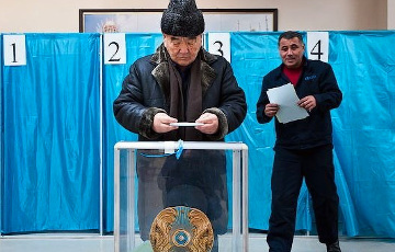 Сегодня в Казахстане - досрочные президентские выборы