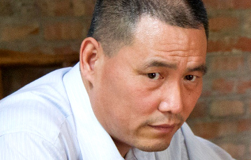 Известному китайскому правозащитнику продлили арест