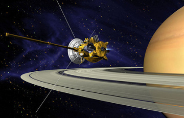 Станция Cassini обнаружила на спутнике Сатурна «снеговика»