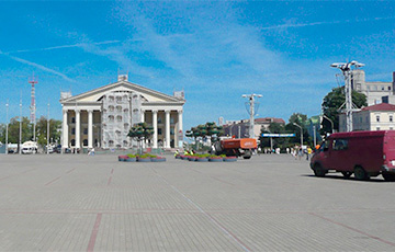 Russians drifting on Minsk's Kastrychnitskaya Square again