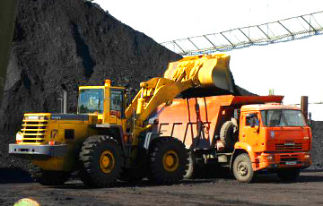 Беларусь помогает России вывозить уголь из оккупированного Донбасса