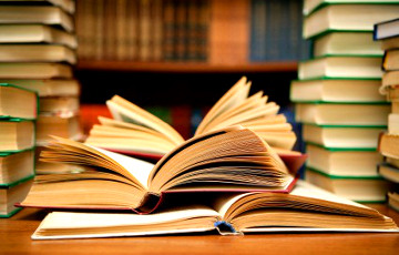 Директору библиотеки украинской литературы в Москве инкриминировали расстановку книг по стеллажам
