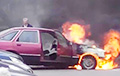 На парковке в Минске загорелся 28-летний Ford Sierra