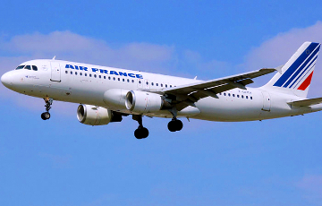 Самолет Air France совершил аварийную посадку в Хабаровске