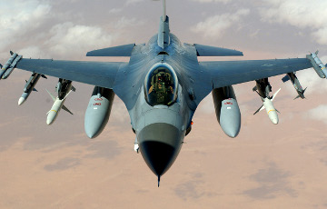 CNN: ЗША пагадзіліся на перадачу Украіне супольнікамі знішчальнікаў F-16
