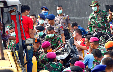 Число погибших при крушении самолета в Индонезии достигло 141 человека