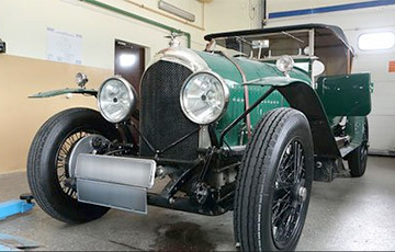 Гродненские таможенники изъяли раритетный Bentley стоимостью 7 миллиардов