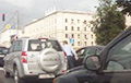 Водитель Audi A6 из России устроил драку на проспекте Независимости в Минске