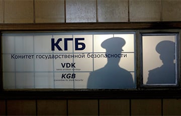 СМИ: КГБ провел массовые задержания офицеров на авиабазе в Мачулищах