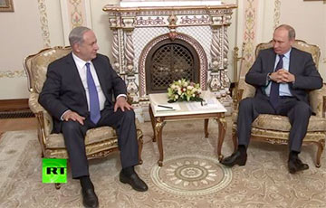 Соцсети высмеяли «нервные» ноги Путина на встрече с премьером Израиля