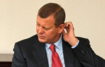 Амбасадары ЕЗ пагадзіліся падоўжыць санкцыі супраць паплечніка Януковіча
