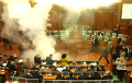 В парламенте Косово бросили гранату со слезоточивым газом