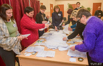 В Могилеве наблюдатели насчитали меньше проголосовавших, чем участковые комиссии