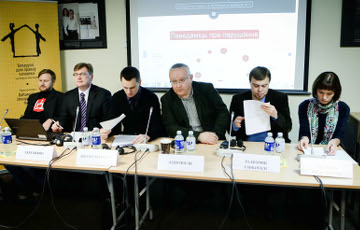 Правозащитники и наблюдатели рассказали в Вильнюсе о «выборах» в Беларуси