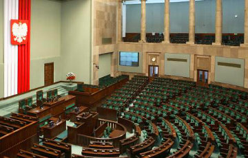 «Право и Справедливость» получила 235 мест в польском Сейме