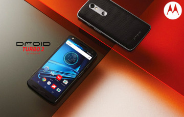 Motorola представила смартфон с «небьющимся» экраном