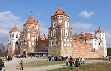 Belarus Revokes Licenses For Tour Guides