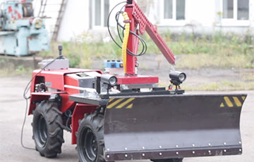 Белорусские ученые сделали робота из трактора