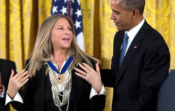 Барак Обама наградил «Медалями свободы» Спилберга и Стрейзанд