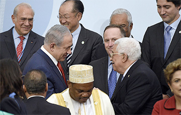 Лідары Ізраіля і Палестыны паціснулі рукі ўпершыню за пяць гадоў