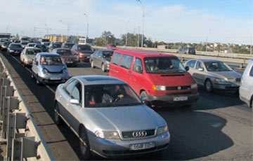 Немка о белорусских дорогах: «В Германии я отдыхала за рулем. Здесь каждая поездка — это стресс»