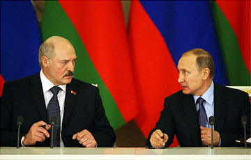 Bloomberg Told How the West Should React to the Hybrid War between Lukashenka and Putin